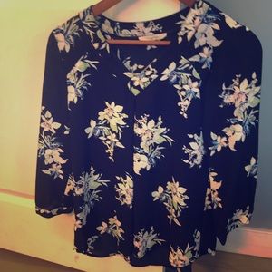 Flowy three quarter sleeve blouse.